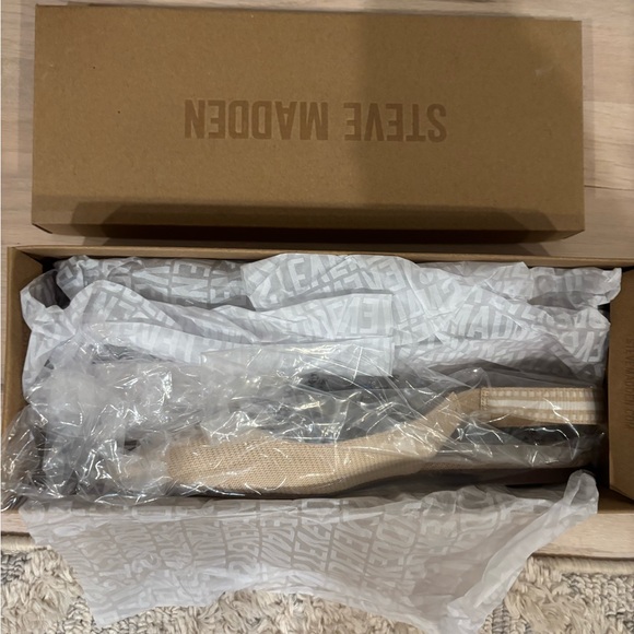 Steve Madden Cream Slingback Flats - Picture 2 of 7